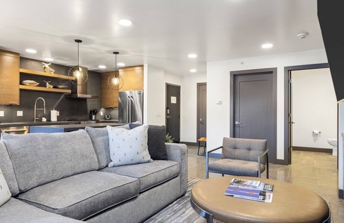 Jackson Condo | Outpost: Marriott Residence 402 - Close to Town Square!