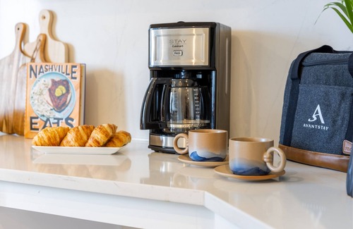 Five Points House | Outrider 113 by AvantStay | Private Balcony + Close to Broadway, ADA Accessible