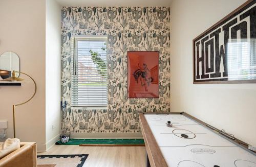 Five Points House | Outrider Buyout - 2 Units by AvantStay Sleeps 24