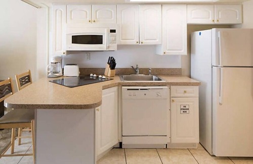 Bostroms Resort | Outrigger Beach Club - Beach Front - Week 23