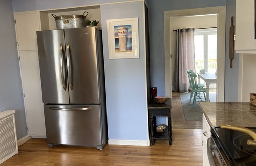 Lincoln House | 🌇Outside Providence! 3-Bed Near Twin River Casino!