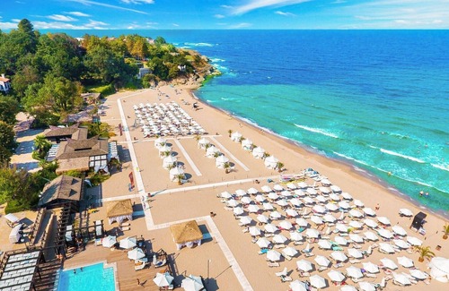 Lozenets Apartment | Outstanding Beachfront Suite In Upscale Complex