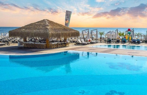 Lozenets Apartment | Outstanding Beachfront Suite In Upscale Complex
