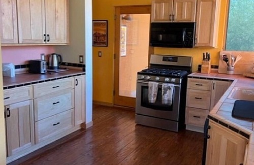 La Cebadilla Estates House | Outstanding Desert Valley Retreat 1800 sq. ft Guest House On 3+ Acres