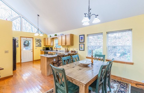 Sylva House | Outstanding mountain home with firepit, fast WiFi, furnished deck, views & grill