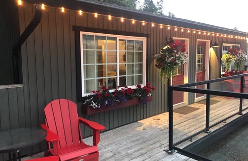 Campbell River Cottage | Outstanding Ocean View One Bedroom Cottage for a Perfect Weekly Get-away!