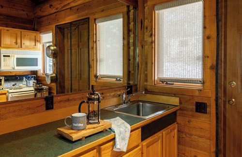 Ketchum House | Outstanding One-Room Guest House in Ketchum, 1 mile to the lifts