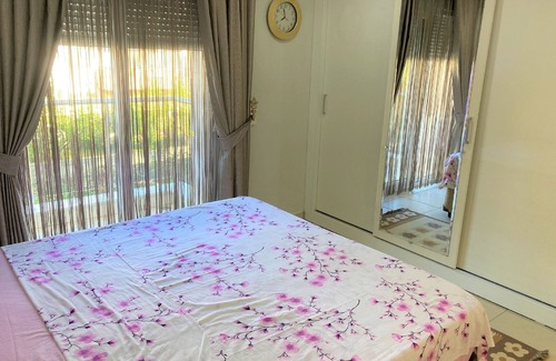 Side Apartment | Outstanding two bed home in popular community