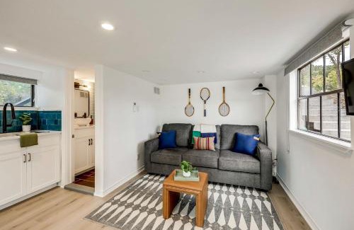 Leander House | Outstanding Modern Cabin with Spectacular Outdoor and Indoor Areas in Texas