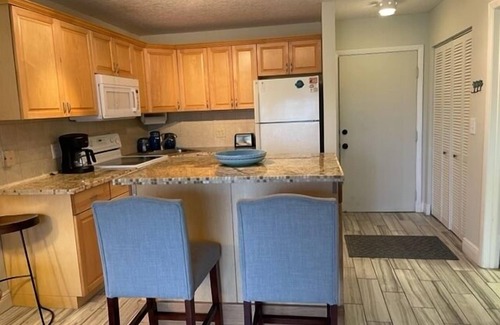 Fort Pierce Condo | OV 916 Golf Course View Condo - Welcome to Paradise