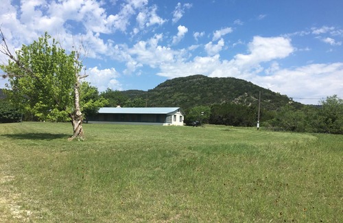 Vanderpool House | Over 300 acres and a private lake