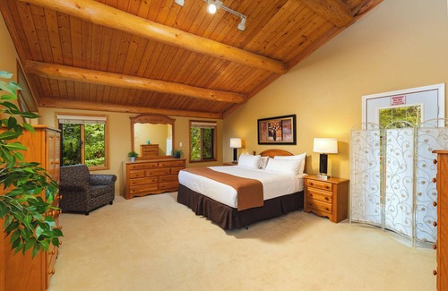 Jasper East Resort | Overlander Mountain Lodge