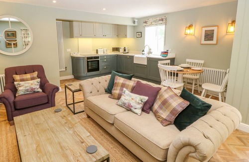 Little Hayfield Cottage | Overlea Barn