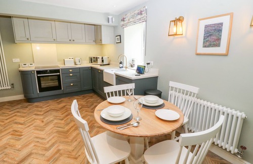 Little Hayfield Cottage | Overlea Barn