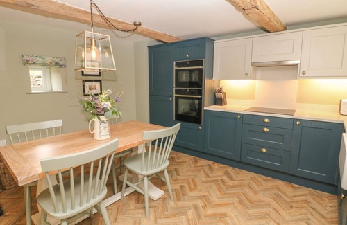Little Hayfield Cottage | OVERLEA COTTAGE, romantic, luxury holiday cottage in Hayfield