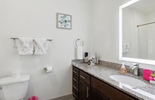 Farragut Apartment | Overlook 4302 I Stunning 2bd2bth Apt I Pool