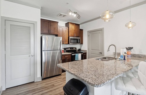 Farragut Apartment | Overlook 5106 I Resort Style Living I Parking