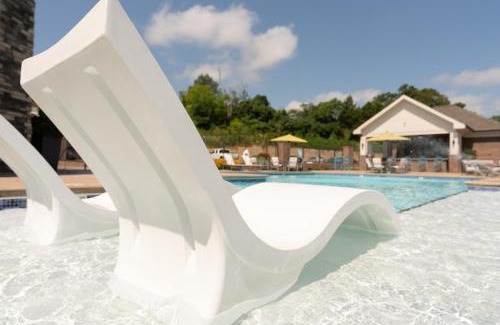 Farragut Apartment | Overlook 5106 I Resort Style Living I Parking