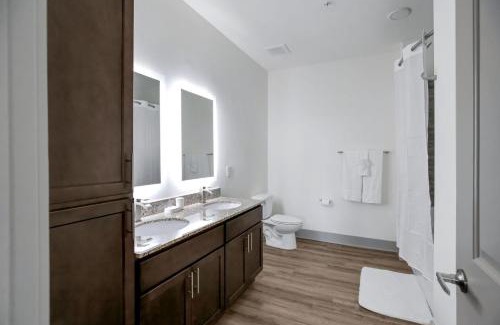 Farragut Apartment | Overlook 6301 Knoxville's Ultimate Urban Escape