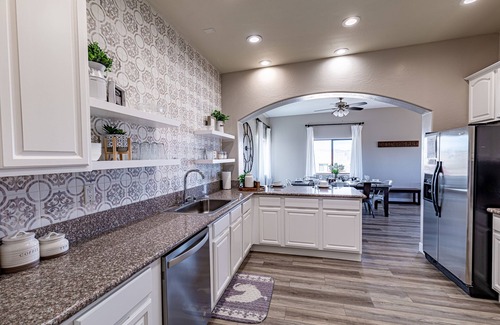 Greenehaven House | Overlook Beautiful Lake Powell & Lone Rock from your deck