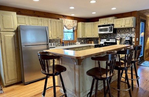 Town of Jerusalem Cabin | Overlook Cabin: E. Bluff Drive, Lake View, Hot Tub, Firepit, Central-AC, Private