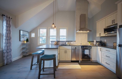 Overlook House | Overlook Cottage, Upscale 2 bedroom and 2 bath