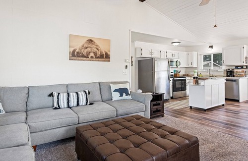 Waynesville Cottage | Overlook Nook - 2 BR, 2 BA, HT, FP