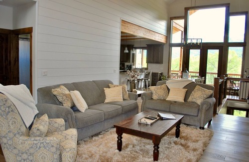 San Juan River Village Cabin | Overlook San Juan River. Close to Wolf Creek, Fishing, Hiking.