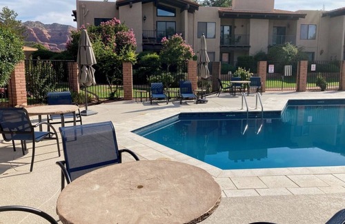 Oak Creek Condo | Overlooking Amazing Pool, 2 King en suite Condo, location, location, location!