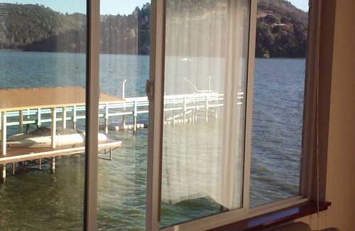 Clearlake Apartment | Overlooking Clearlake From The Living Room