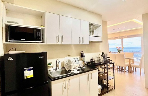 Poblacion District Condo | Overlooking Davao City View Near Roxas Night Market and People's Park
