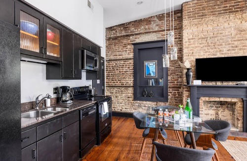 Radcliffeborough Apartment | Overlooking King Street, Steam Shower, + Parking Included