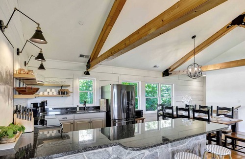 Salem House | Overlooking Lake Keowee Bay View