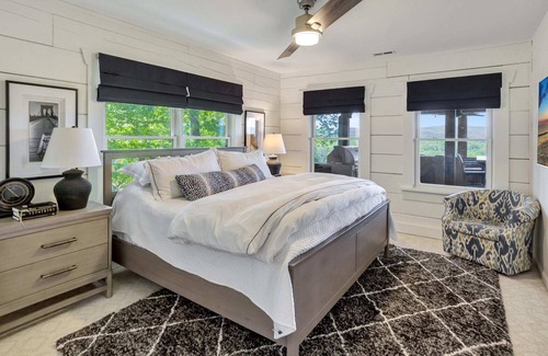 Salem House | Overlooking Lake Keowee Bay View