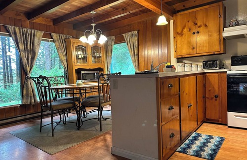 Florence House | Overlooking Old Town yet In a Secluded Forest Setting