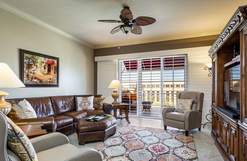 Ave Maria Condo | OVERLOOKING THE PIAZZA !