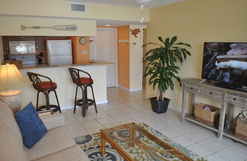 Burnt Store Marina Condo | Overlooking the Waterfront!