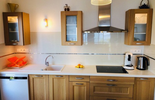 Carqueiranne Apartment | Oversea view, 180° for 2 to 4 Persons, QUIET garden, 2 terraces Wifi