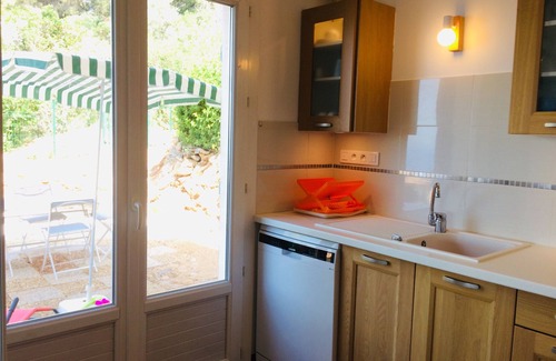 Carqueiranne Apartment | Oversea view, 180° for 2 to 4 Persons, QUIET garden, 2 terraces Wifi