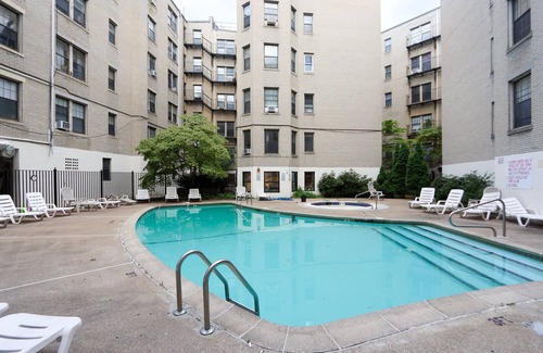 Cleveland Circle Apartment | Oversized 1Bed w/Outdoor Pool & Elevator