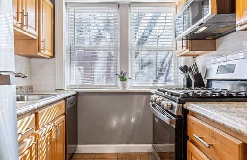 St. Louis Apartment | Oversized 2 Bedroom Apartment in South City!