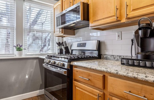 St. Louis Apartment | Oversized 2 Bedroom Apartment in South City!