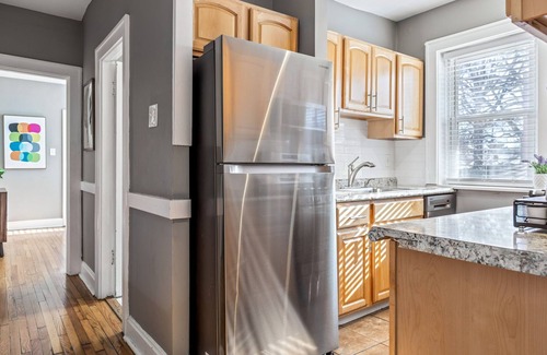 St. Louis Apartment | Oversized 2 Bedroom Apartment in South City!