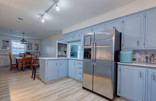 Ventress House | Oversized Newly Renovated Home with Pool and Private Pier! Sleeps 10!