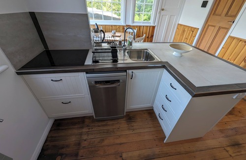 Queenstown House | Owen: Spacious very comfy, genuine quality & views, quiet yet close to amenities