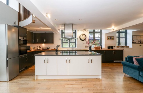 Little Cowarne Cottage | OWL BARN, family friendly, luxury holiday cottage in Leominster