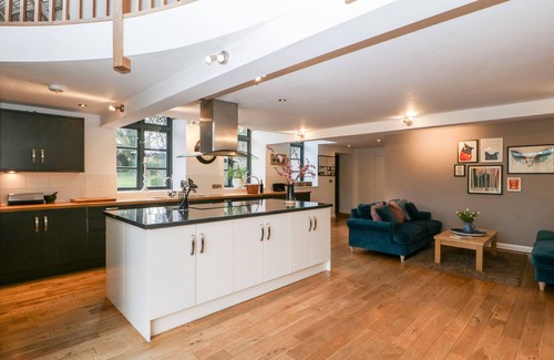 Little Cowarne Cottage | OWL BARN, family friendly, luxury holiday cottage in Leominster