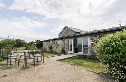 Grenofen Cottage | OWL BARN, pet friendly, character holiday cottage in Tavistock