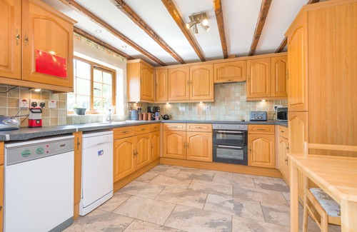 Woolhope Cottage | OWL BARN, pet friendly, with hot tub in Woolhope
