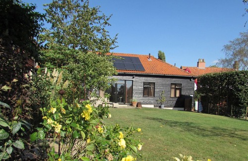 Norwich House | Owl Barn, Sisland - spacious apartment